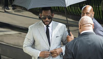 Feds say nothing deceptive about private email used by R. Kelly prosecutor in contact with journalist