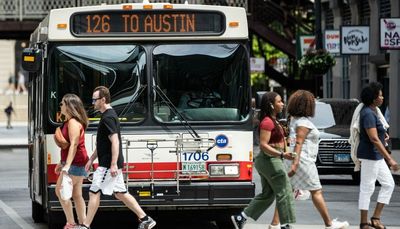 Chicago awarded $3.9 million to improve traffic signal technologies that prioritize buses