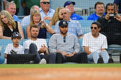 Stephen Curry filmed brother of Klay Thompson getting a hit for the Dodgers and it was awesome