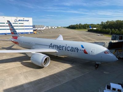 Boeing delivers first 787 in a year