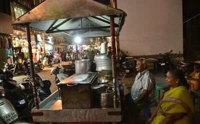 Street vendors selling food in Bengaluru to be trained by BBMP and FSSAI on cleanliness and food safety