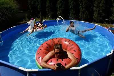 AP PHOTOS: Struggling to stay cool in Budapest heat wave