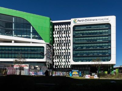 Perth children's hospital chief resigns