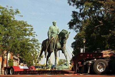 What happened to Charlottesville’s Robert E. Lee statue?