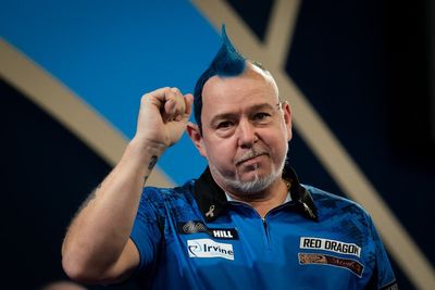 Peter Wright undergoing surgery to have gallbladder removed