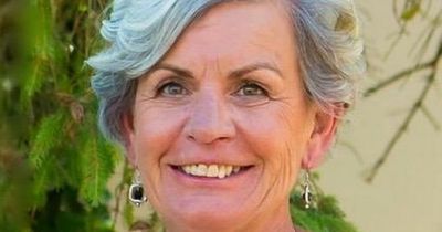 Mum dies on wedding day to teenage sweetheart weeks after cancer diagnosis