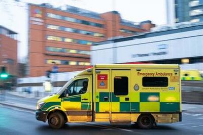 London patients face waits of over an hour for ‘emergency’ ambulance, new NHS data shows