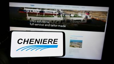 Cheniere Energy Stock In Buy Zone As Earnings Outlook Revives