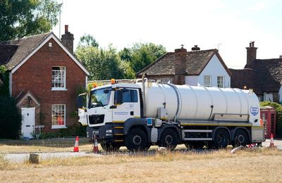 Father of nine-month-old baby blocks Thames Water van after being left with ‘no running water for 48 hours’