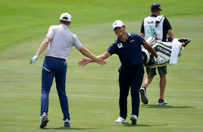 Si Woo Kim an early co-leader at FedEx St. Jude Championship after hole-out on No. 18