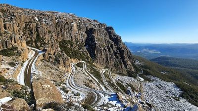 How Jacobs Ladder, one of Tasmania's scariest — and most photographed — roads, was built