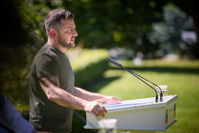 Zelenskiy tells officials to stop talking about Ukraine's tactics