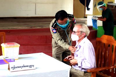 Jailed Australian economist testifies in secretive Myanmar trial