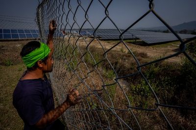 India to miss renewable energy goal, officials, experts say
