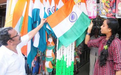 Ensure Tricolour on all govt. buildings on Independence Day: L-G administration