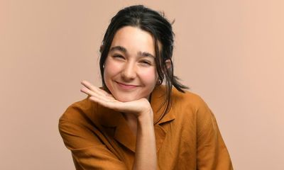 Lara Ricote review – razor-sharp goofball is an original gagster