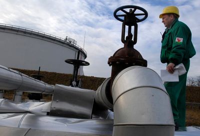 Oil shipments from Russia resume to Czechia