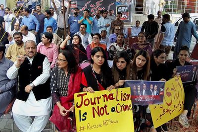 Pakistan revokes permit for TV over alleged anti-army remark