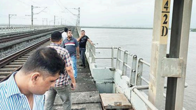 Malabar Hill murder: Maid pushed into creek by lover