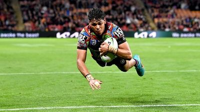 Brisbane Broncos defeat Newcastle Knights 28-10 as Cronulla Sharks, Sydney Roosters record NRL wins