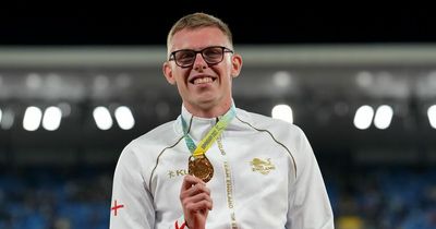 Man who woke up paralysed wins gold at Commonwealth Games