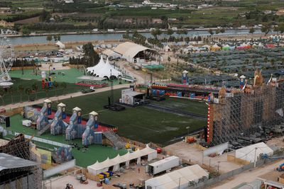 One killed, dozens injured as high winds cause stage collapse at Spain festival