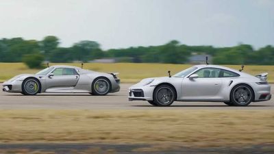 Can Porsche 911 Turbo S Catch Up To 918 Spyder In A Drag Race?