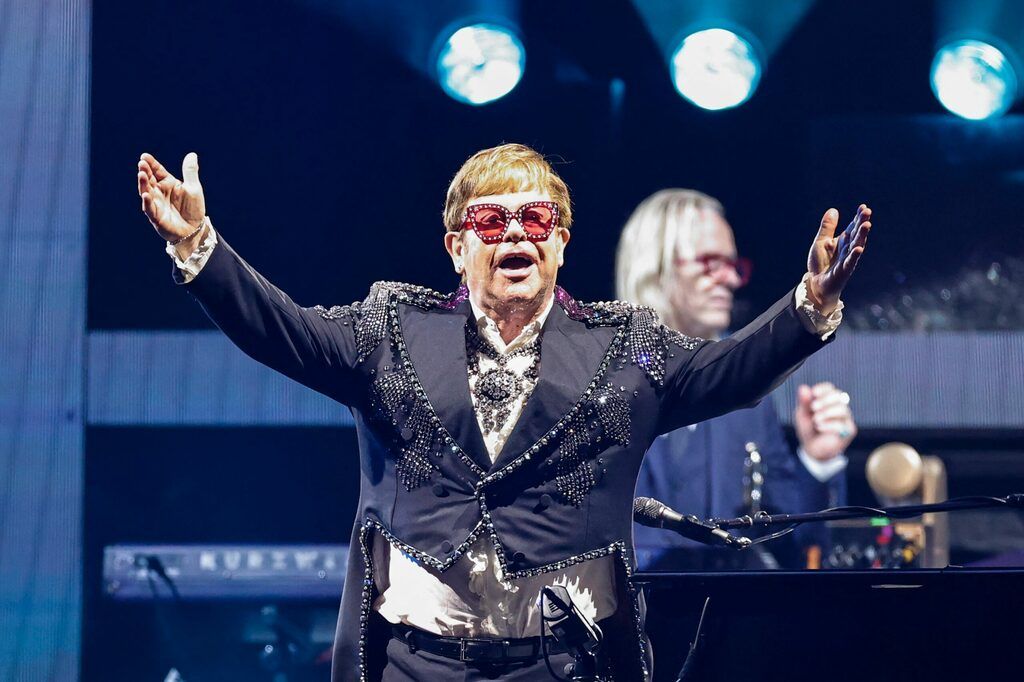 Elton John concert leaves Soldier Field turf in rotten…