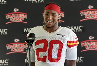 Chiefs DB Justin Reid nails PAT against Bears