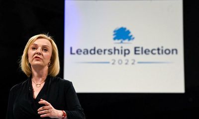 Poll of Tory members gives Liz Truss 22-point lead to be next prime minister