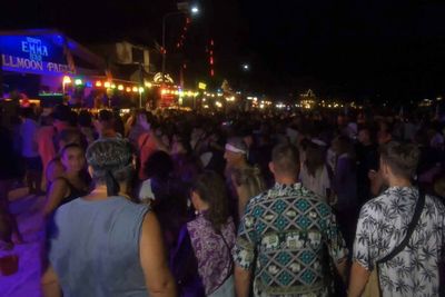 Full Moon Party sees 10k visitors, govt mulls 2-hour extension