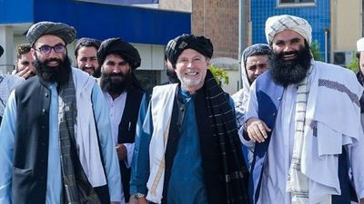Australian academic Timothy Weeks, once held captive by the Taliban, praises regime on return to Afghanistan