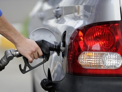 Aust drivers' fuel costs hit $100 a week