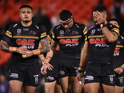 Panthers' stumble opens up NRL title race