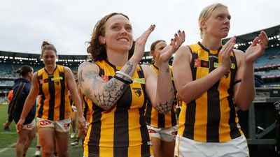 Bombers-Hawks AFLW match moved to Docklands following 'unprecedented' ticket demand