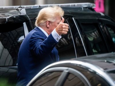 Trump demands FBI return documents to Mar-a-Lago