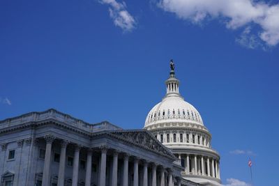 Police: Man killed himself after ramming US Capitol barrier