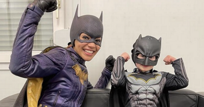 Batgirl's tribute to Glasgow toddler who died from cancer after meeting on set