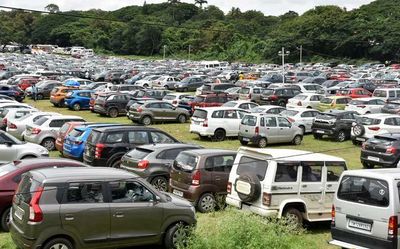 Reprieve from rain, long weekend abets tourists flow to Mysuru