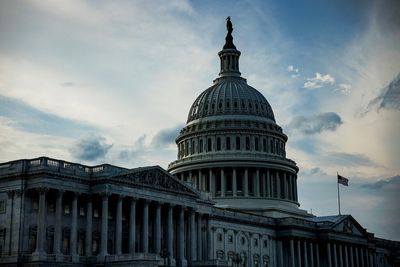 Man dies by suicide at U.S. Capitol