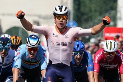 Jakobsen beats elite clique for European cycling title