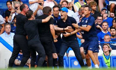 Kane snatches draw for Spurs at Chelsea as clashing Conte and Tuchel see red