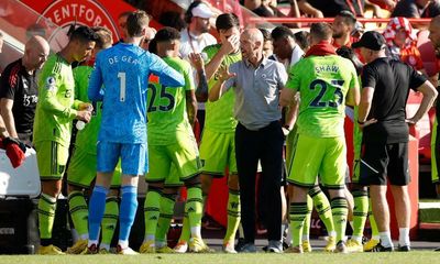 Erik ten Hag makes United players train on day off after heavy defeat