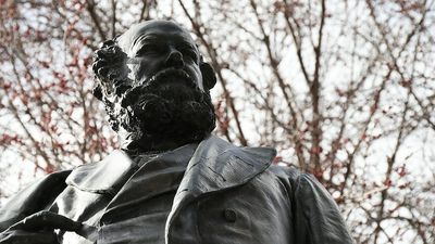 Hobart council to vote to determine if William Crowther statue to be removed, amid continuing debate on gruesome past