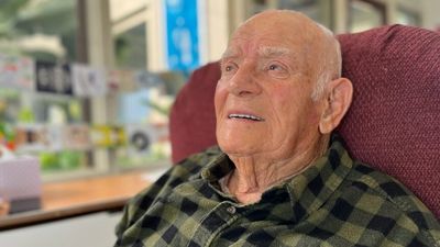 Oldest living Australian Frank Mawer recalls highs and lows of history on 110th birthday