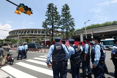 Drunk Japan cop loses investigation docs with 400 people's details