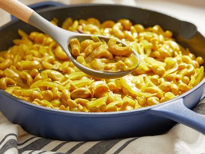 Vegan cashew curry: A crash course in authentic Sri Lankan cuisine