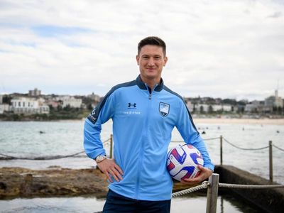 Sydney fill ALM quota with English winger