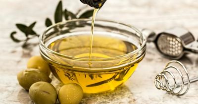 Skin expert issues olive oil warning