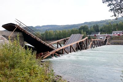 Norway bridge collapses, drivers of 2 vehicles rescued